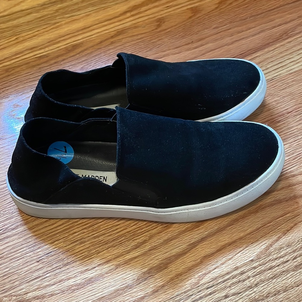 Steve madden slip on shoes